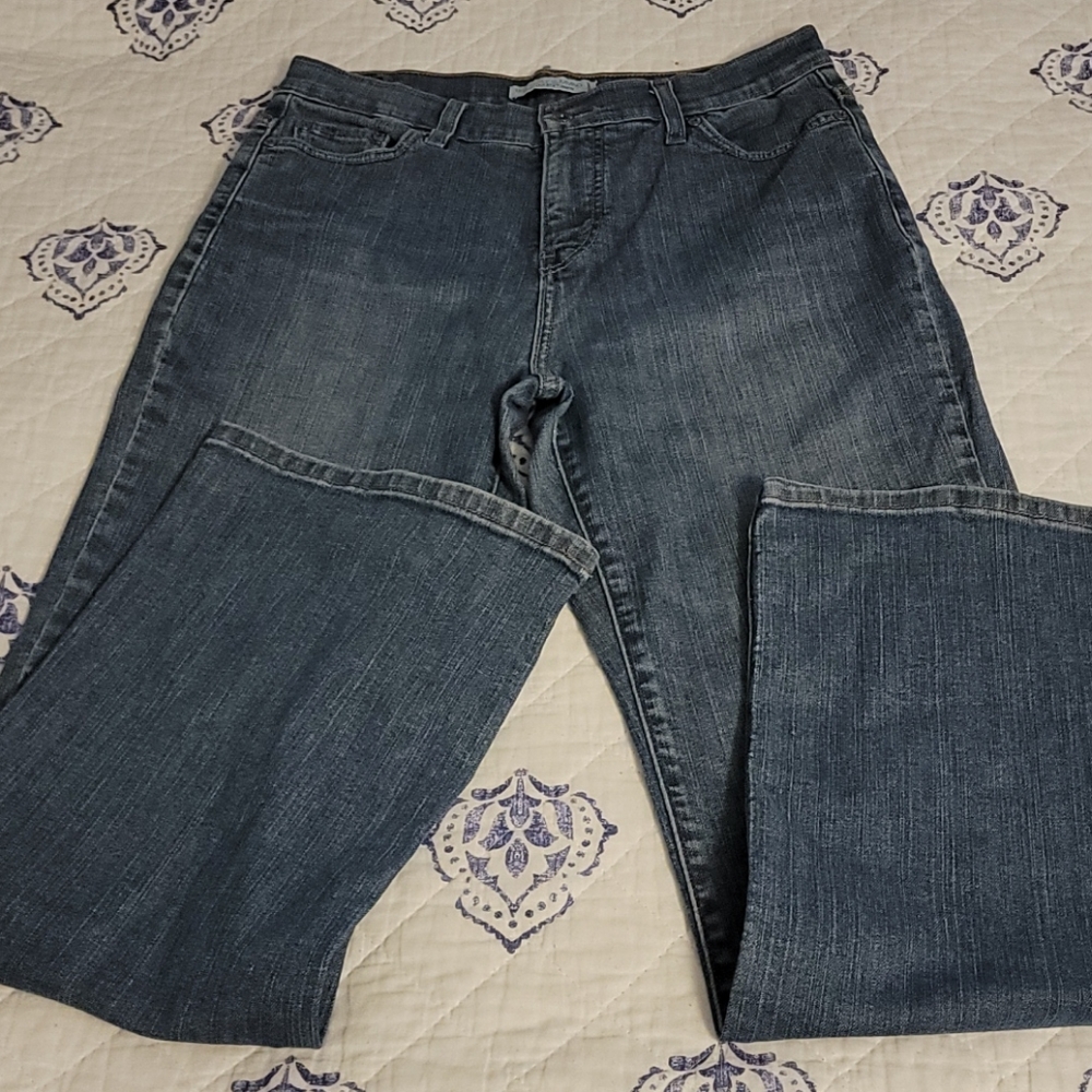 Levi's 512 Boot Cut "Perfectly Slimming" Sz 12M